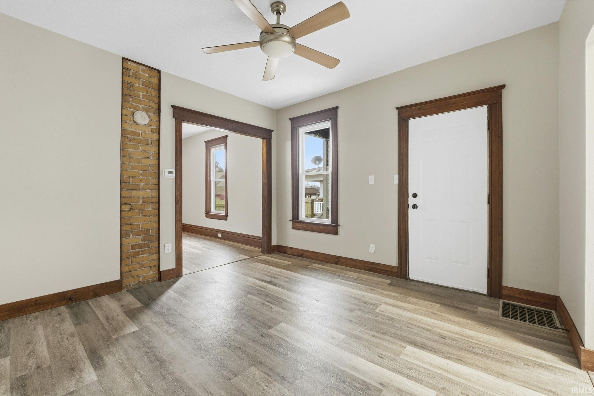 2329 North Clinton Street Fort Wayne, IN 46805 - Photo 11 of 36