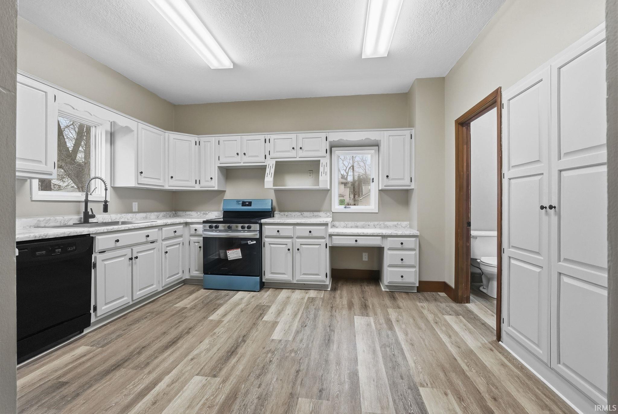 2329 North Clinton Street Fort Wayne, IN 46805 - Photo 13 of 36