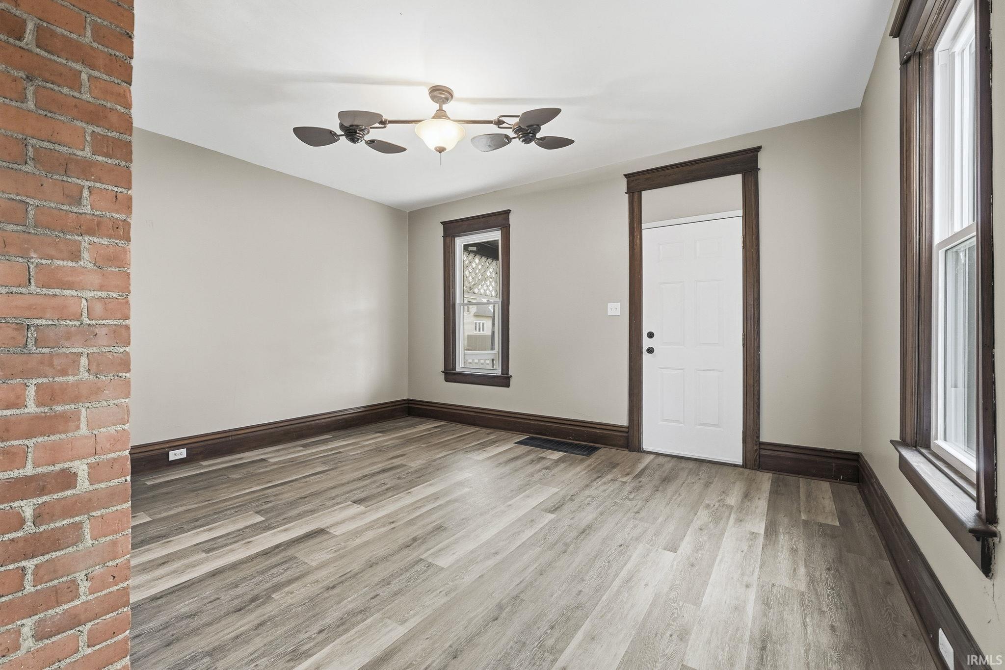 2329 North Clinton Street Fort Wayne, IN 46805 - Photo 8 of 36