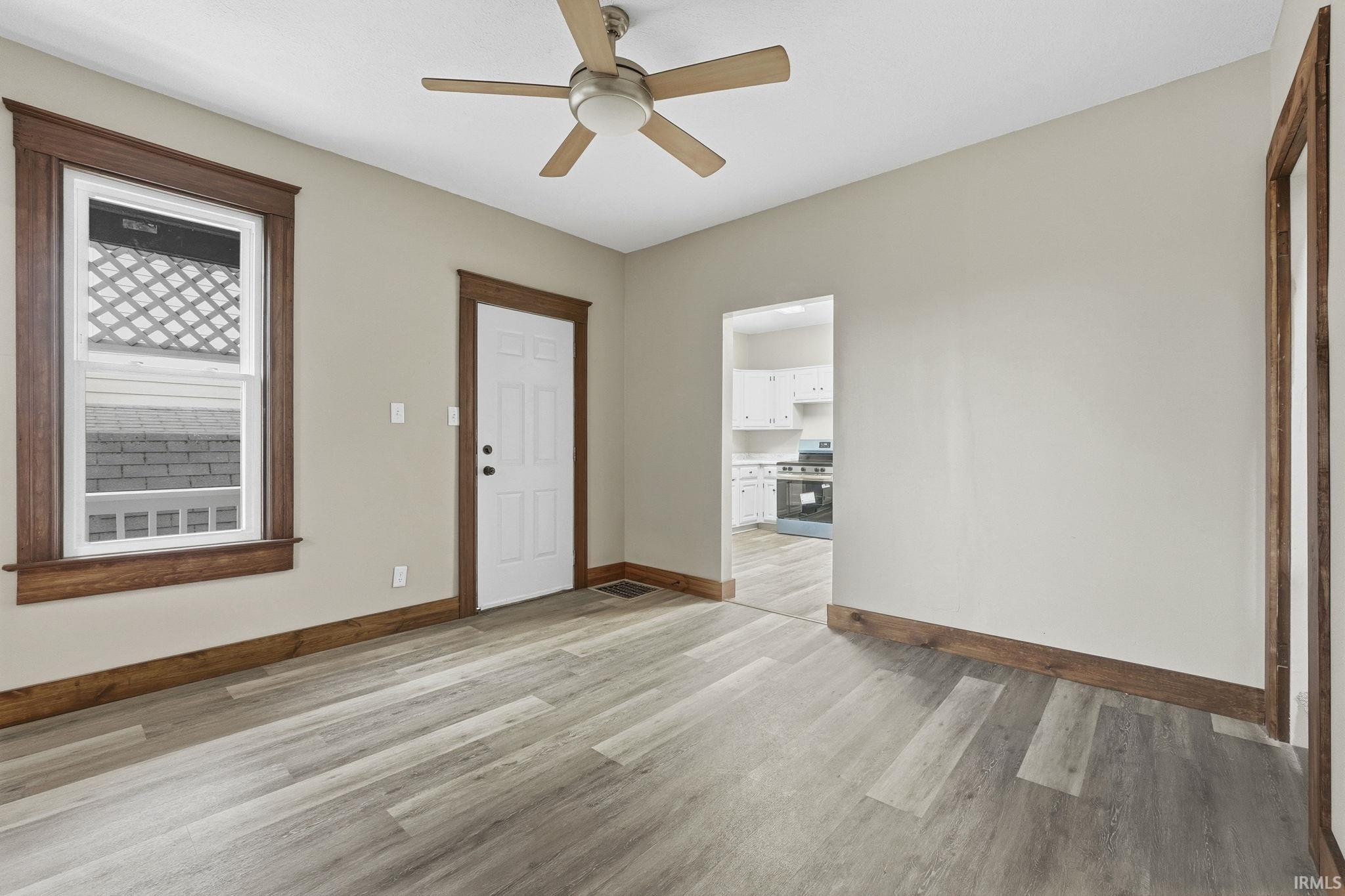 2329 North Clinton Street Fort Wayne, IN 46805 - Photo 10 of 36