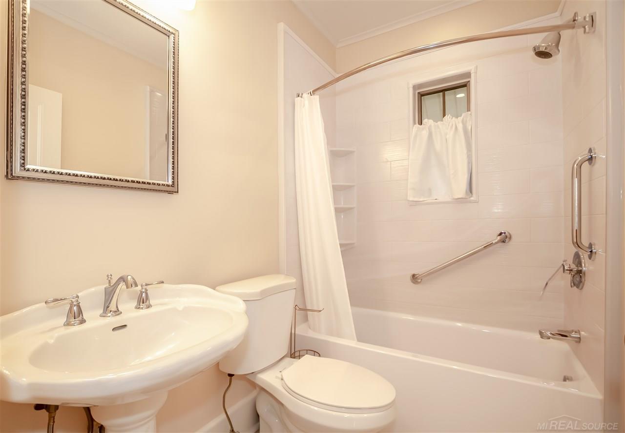 762 Bedford Road Grosse Pointe Park, MI 48230 - Photo 46 of 57