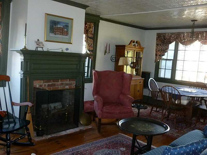 77 Lowells Cove Road Orrs Island, ME 04066 - Photo 18 of 31 Living Room.