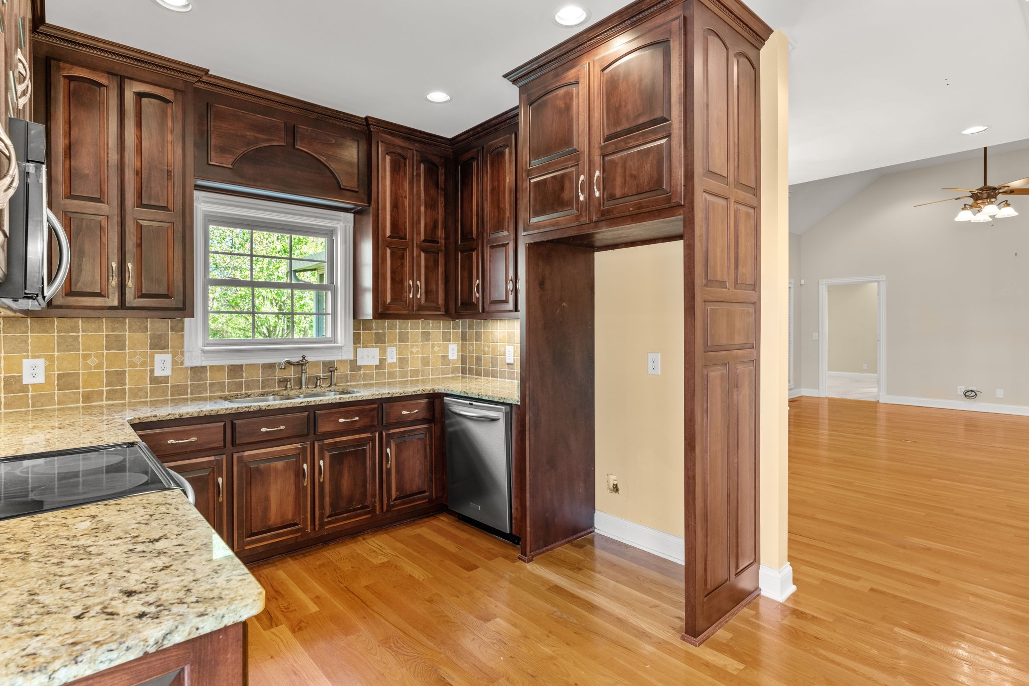 305 Duvall Court Springfield, TN 37172 - Photo 8 of 22 Gallery Image 8
