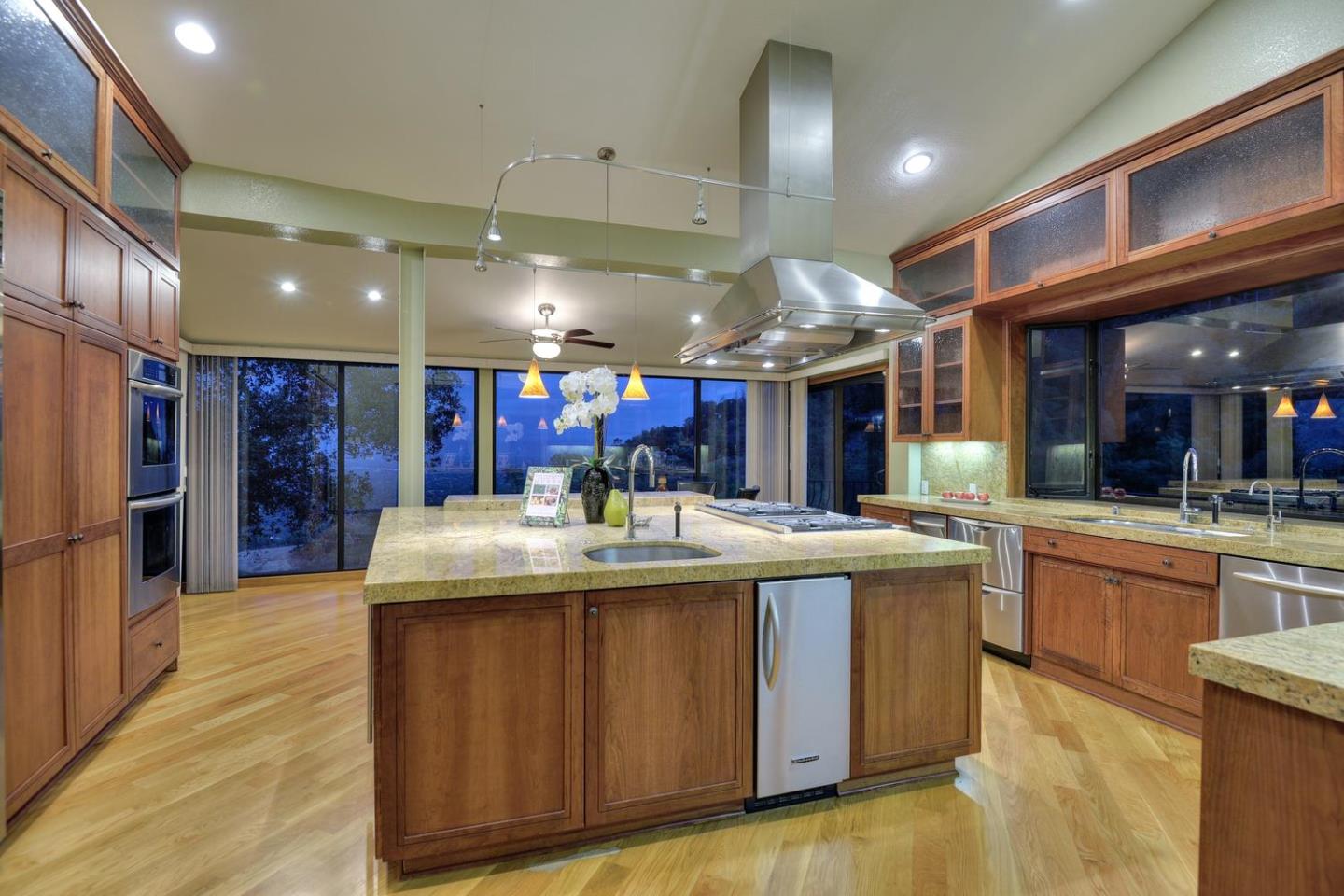 15345 Bohlman Road Saratoga, CA 95070 - Photo 15 of 58 Gallery Image 15