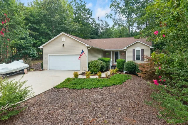 $355,000 | 330 Chickasaw Drive, Westminster, SC 29693