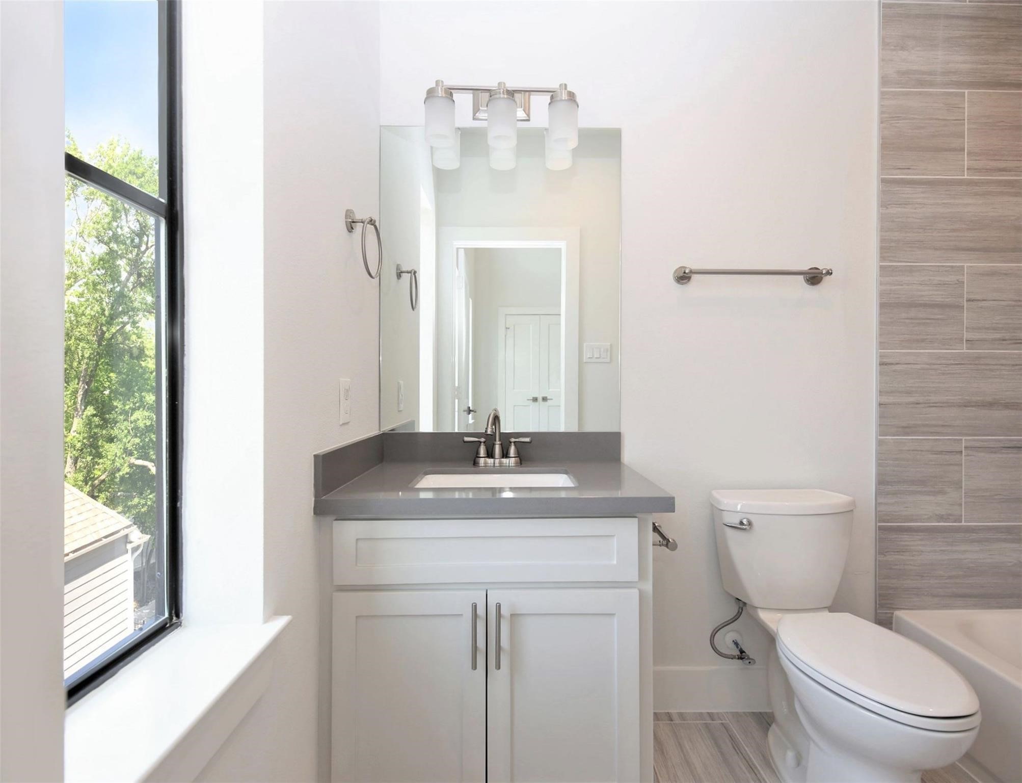 816 West 22nd Street Houston, TX 77008 - Photo 18 of 19