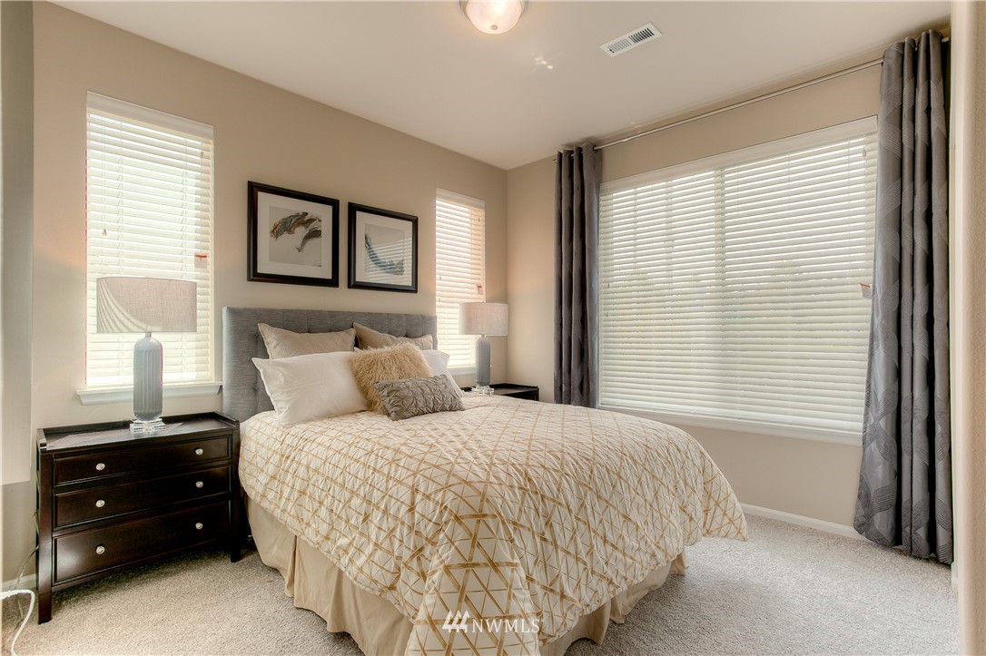 12923 Emerald Ridge Boulevard East, Unit 26 Puyallup, WA 98374 - Photo 9 of 23