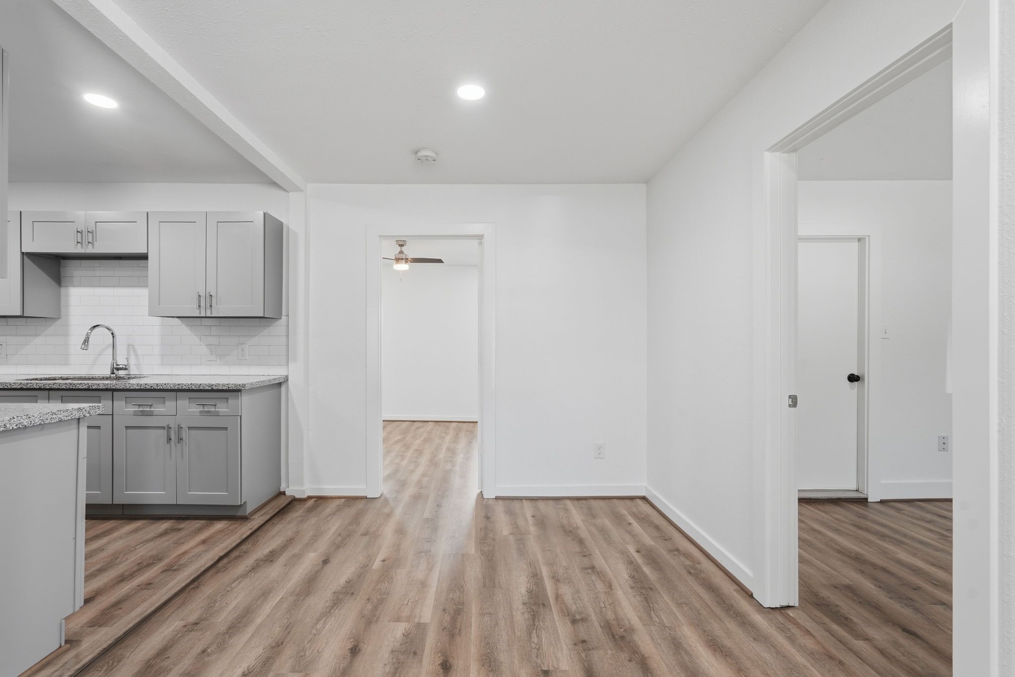 5962 Ridgeway Drive Houston, TX 77033 - Photo 5 of 22 Dining room