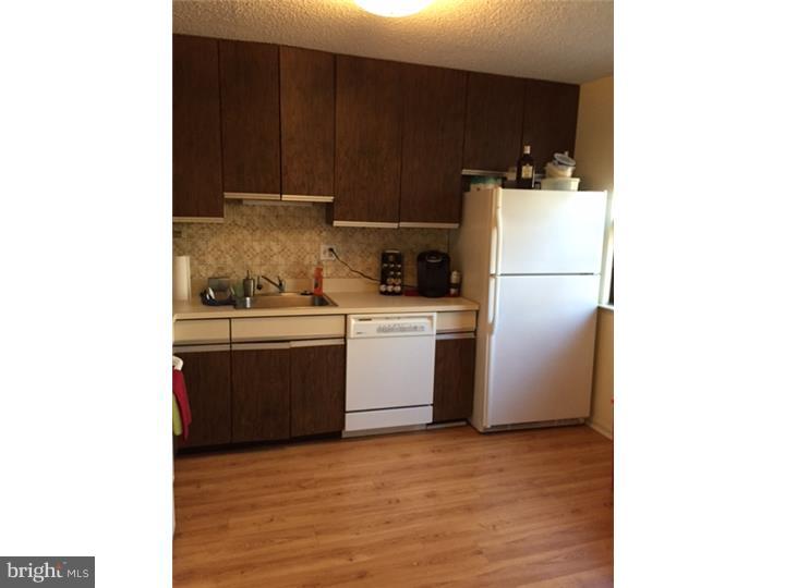 1148 Bartlett Road, Unit 112 Chesterbrook, PA 19087 - Photo 9 of 25 Kitchen