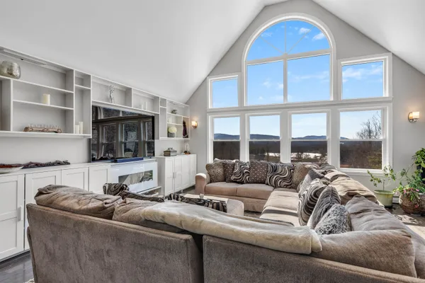 $1,342,500 | 846 Highway 12A, Plainfield, NH 03781