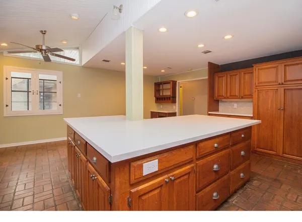 $1,850 | 7 Woody Creek Drive, Unit A, Conroe, TX 77301