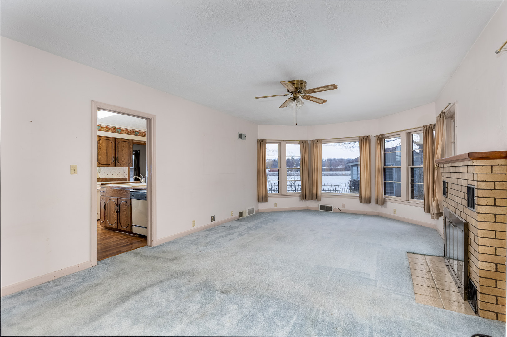 226 Clay Street Ottawa, IL 61350 - Photo 4 of 32