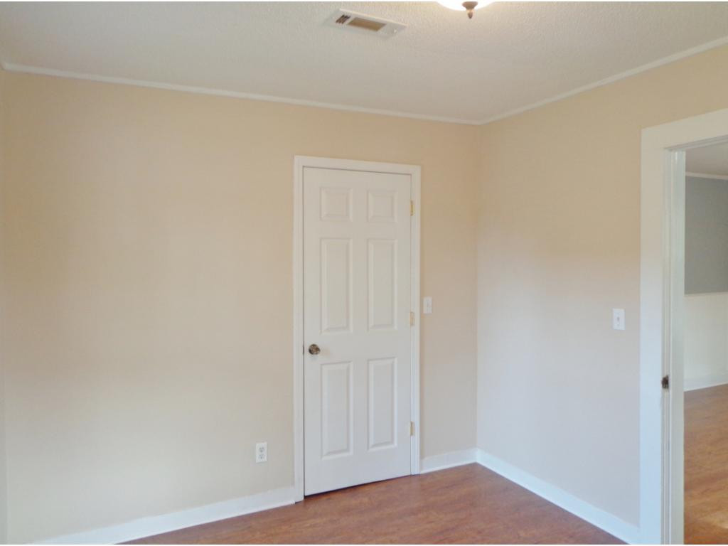 137 Schoolhouse Road Elizabethton, TN 37643 - Photo 7 of 12 Photo 7