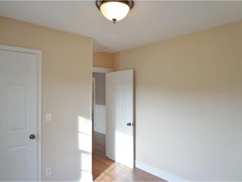 137 Schoolhouse Road Elizabethton, TN 37643 - Photo 8 of 12 Photo 8