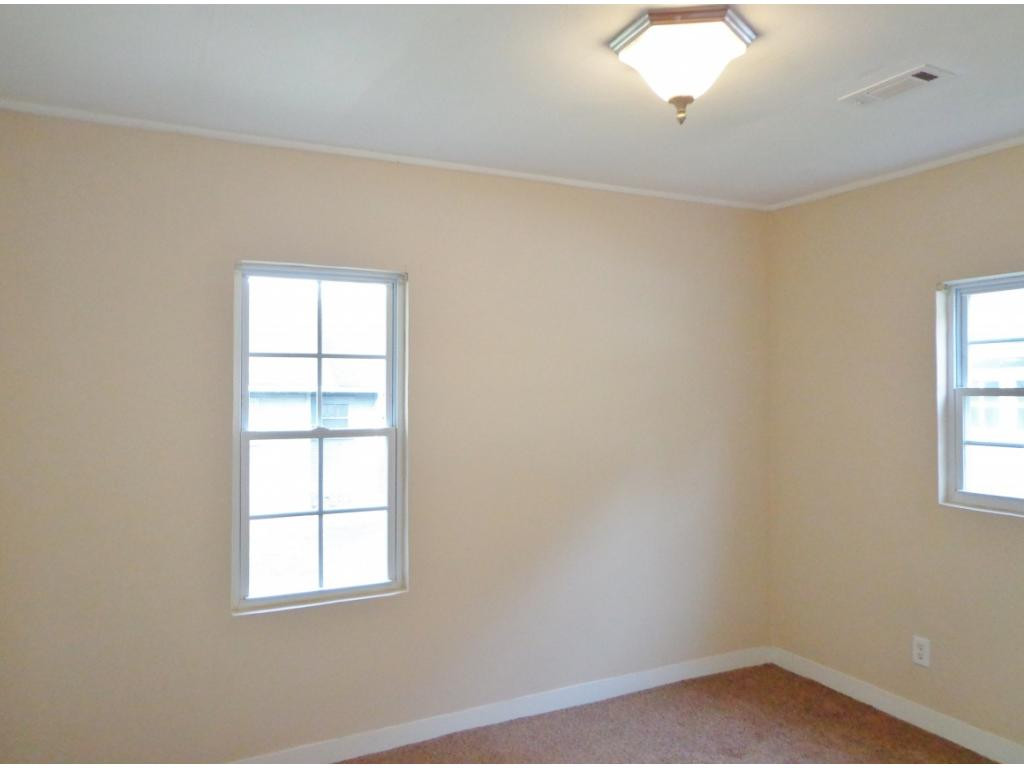 137 Schoolhouse Road Elizabethton, TN 37643 - Photo 10 of 12 Photo 10
