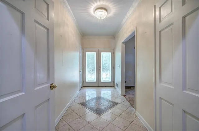 a view of entryway with front door