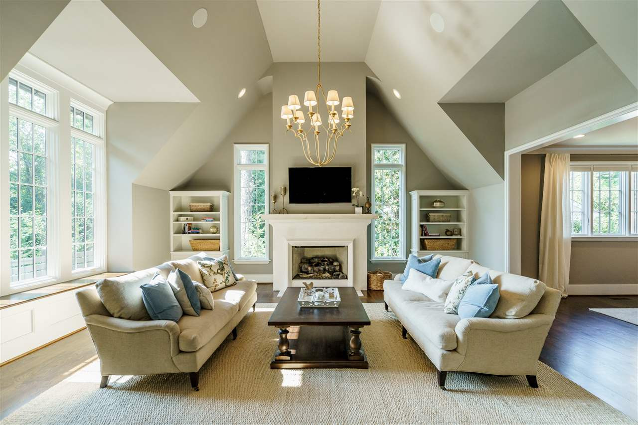 1346 Canterbury Road Raleigh, NC 27608 - Photo 6 of 30 Family Room