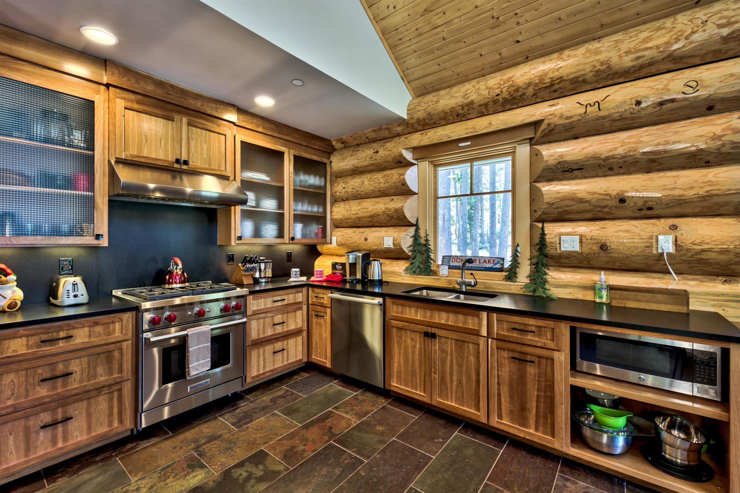 10515 Washoe Road Truckee, CA 96161 - Photo 13 of 21 Gallery Image 13