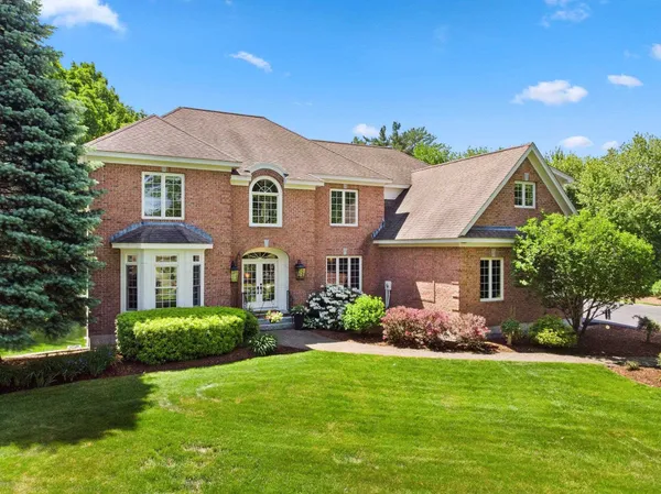 $1,925,000 | 15 County Road, Bedford, NH 03110