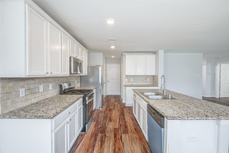 9910 Bezeled Cir Lane Rosharon, TX 77583 - Photo 13 of 40