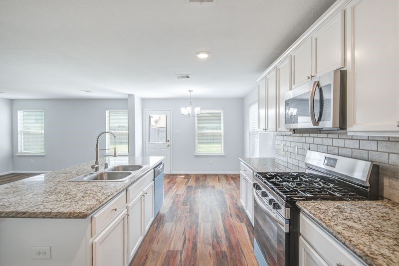 9910 Bezeled Cir Lane Rosharon, TX 77583 - Photo 16 of 40