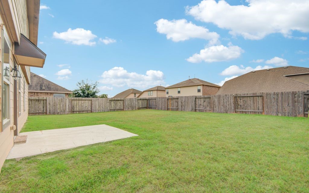 9910 Bezeled Cir Lane Rosharon, TX 77583 - Photo 37 of 40