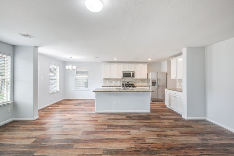 9910 Bezeled Cir Lane Rosharon, TX 77583 - Photo 8 of 40