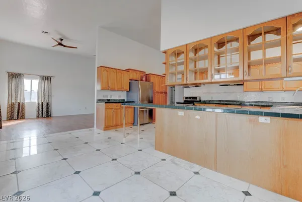 $2,895 | 4880 Dorrell Lane, Las Vegas, NV 89131