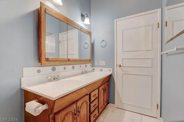 $2,895 | 4880 Dorrell Lane, Las Vegas, NV 89131