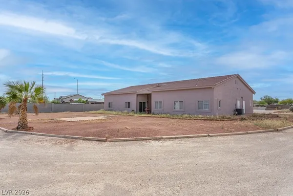 $2,895 | 4880 Dorrell Lane, Las Vegas, NV 89131