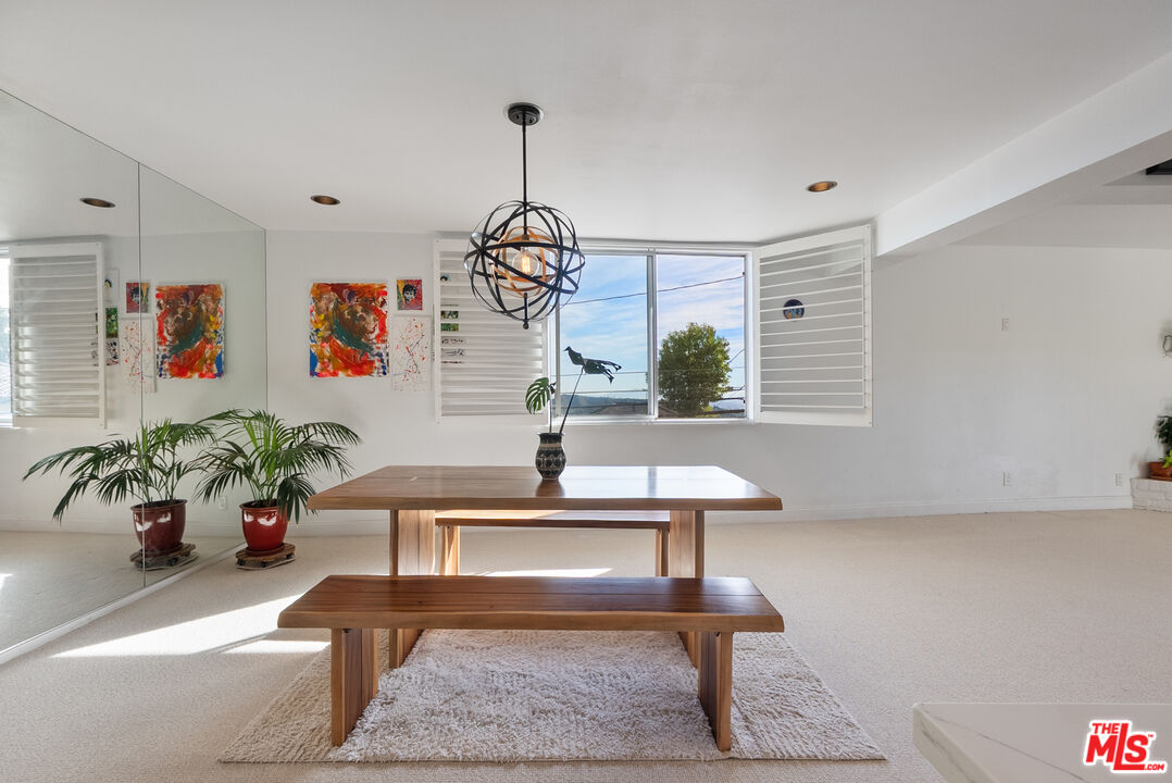 2385 Roscomare Road, Unit E17 Los Angeles, CA 90077 - Photo 2 of 31