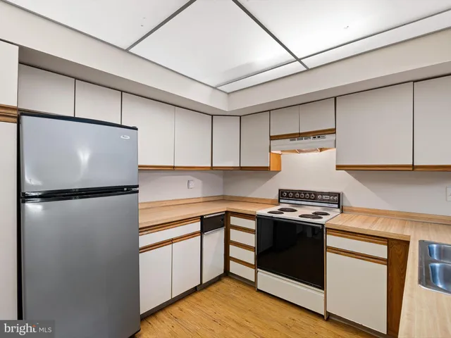 $194,900 | 4701 Birch Circle, Wilmington, DE 19808