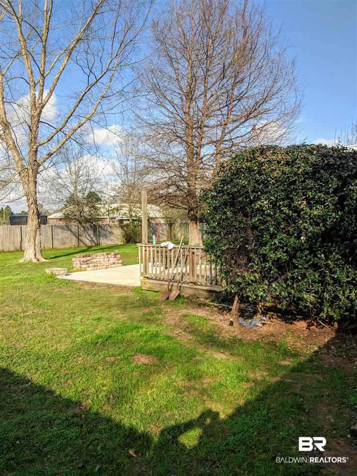 16447 Hunter Lane Foley, AL 36535 - Photo 5 of 31 Yard