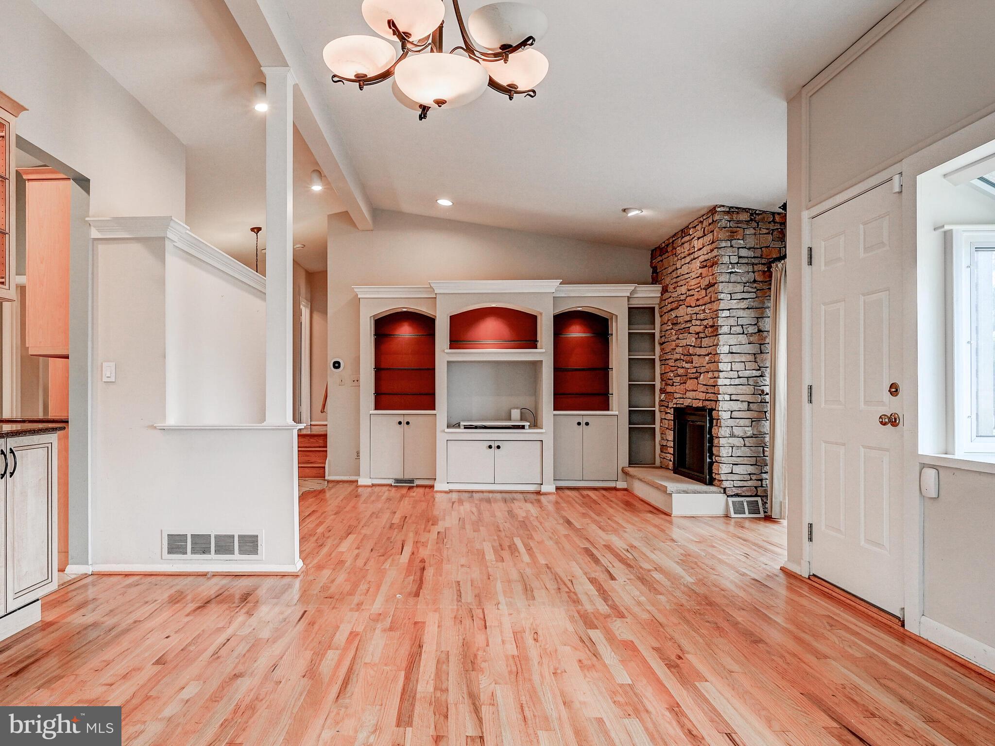 2430 Diana Road Baltimore, MD 21209 - Photo 11 of 42