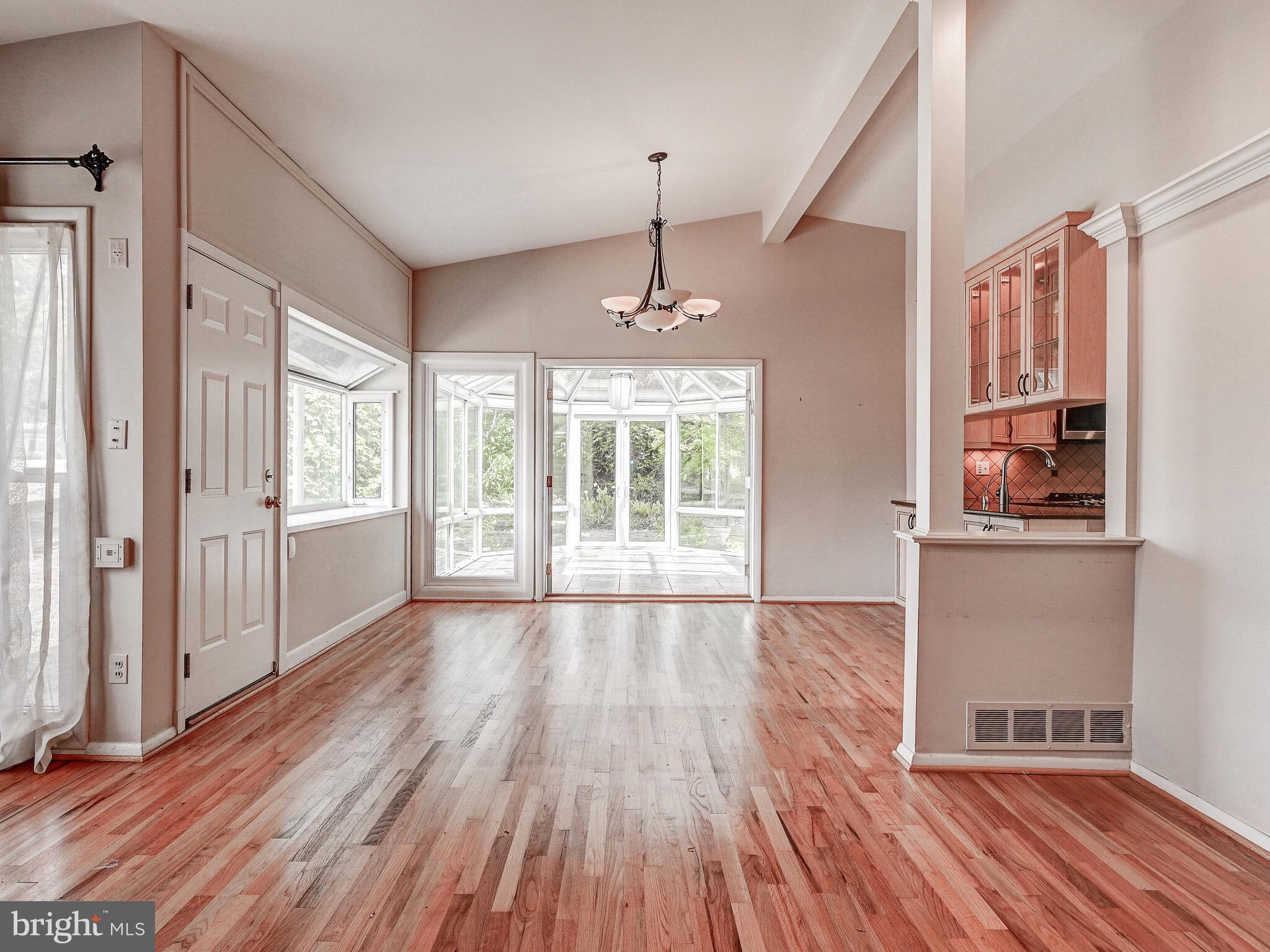 2430 Diana Road Baltimore, MD 21209 - Photo 12 of 42