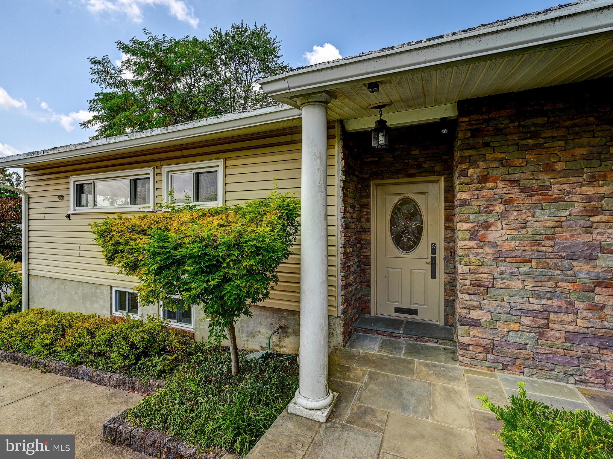 2430 Diana Road Baltimore, MD 21209 - Photo 5 of 42