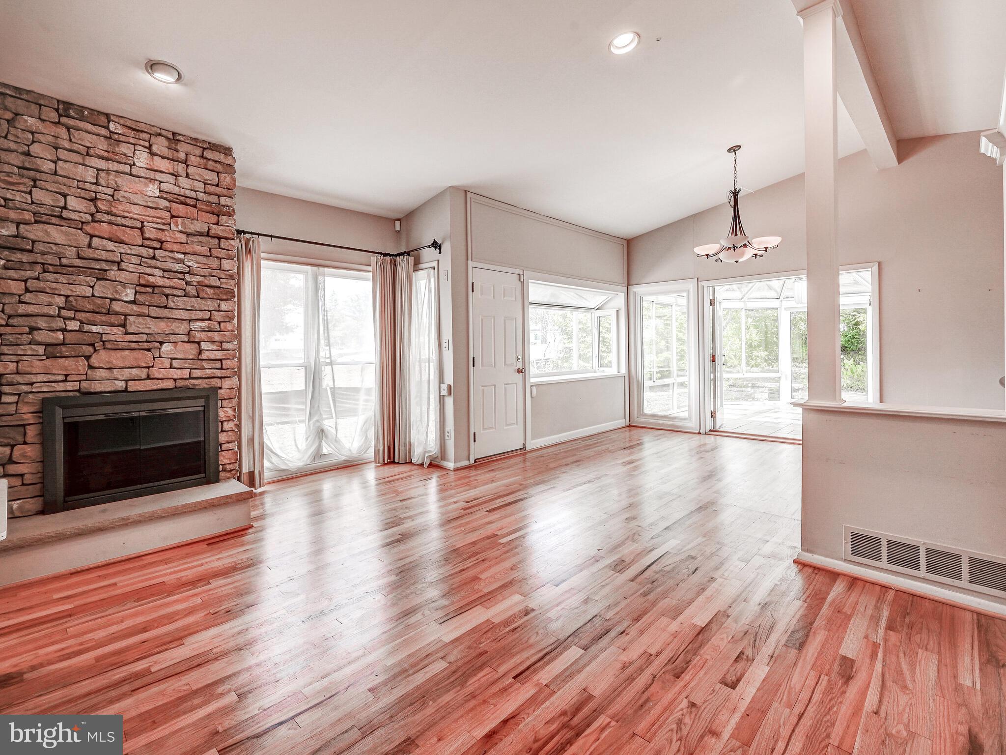 2430 Diana Road Baltimore, MD 21209 - Photo 9 of 42