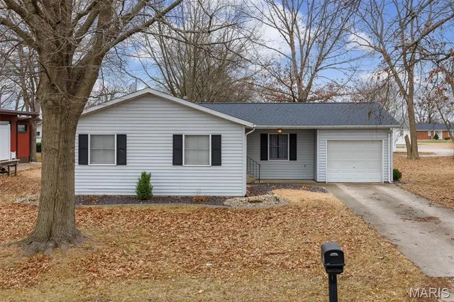 $175,000 | 650 23rd Street, Carlyle, IL 62231