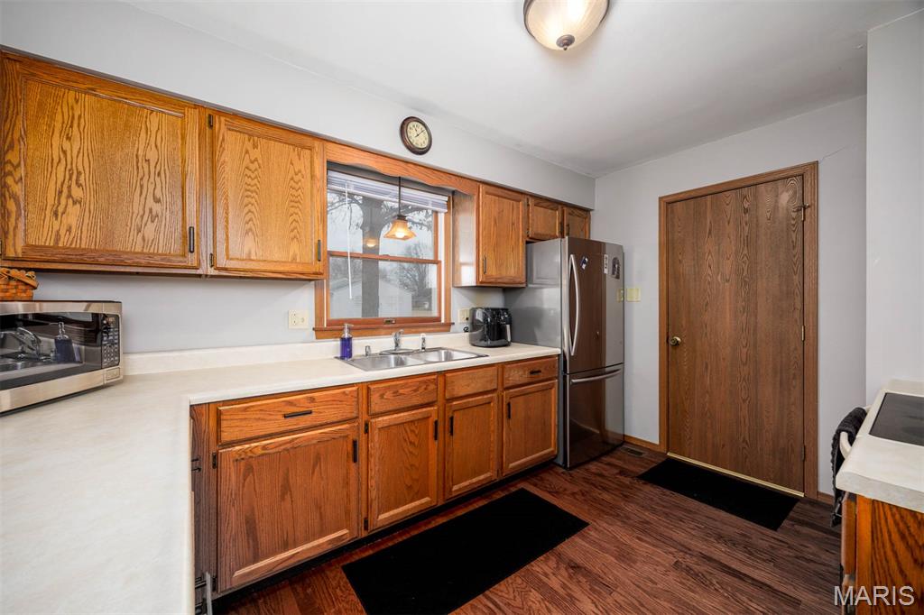 650 23rd Street Carlyle, IL 62231 - Photo 13 of 50