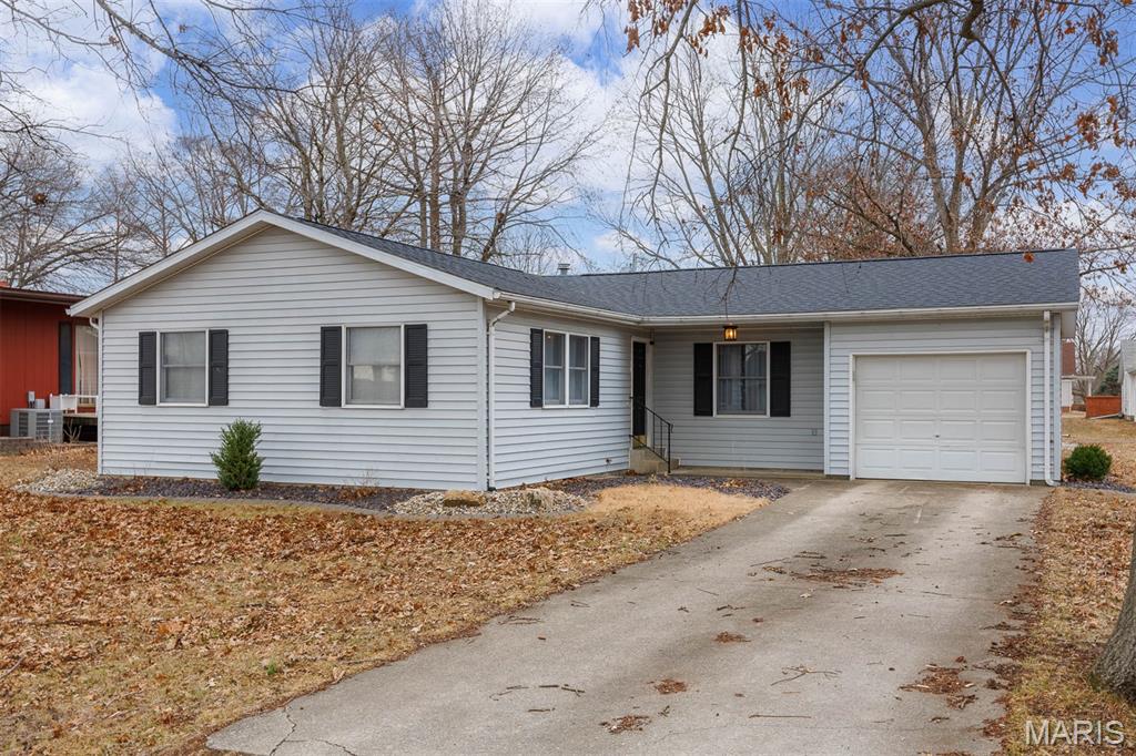 650 23rd Street Carlyle, IL 62231 - Photo 3 of 50