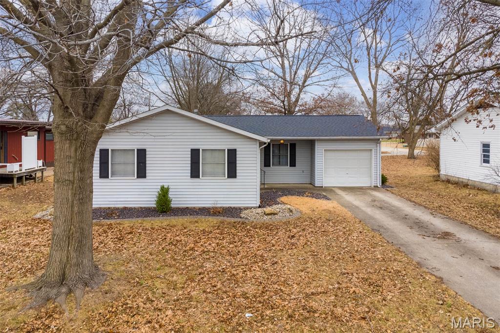 650 23rd Street Carlyle, IL 62231 - Photo 36 of 50
