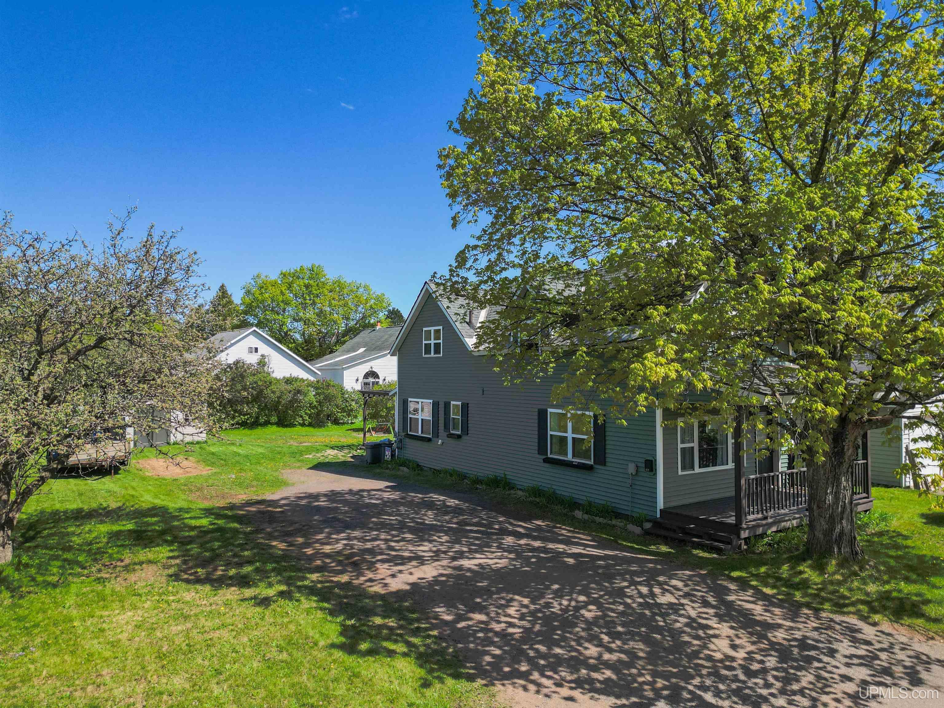 422 Washington Street Ishpeming, MI 49849 - Photo 37 of 46