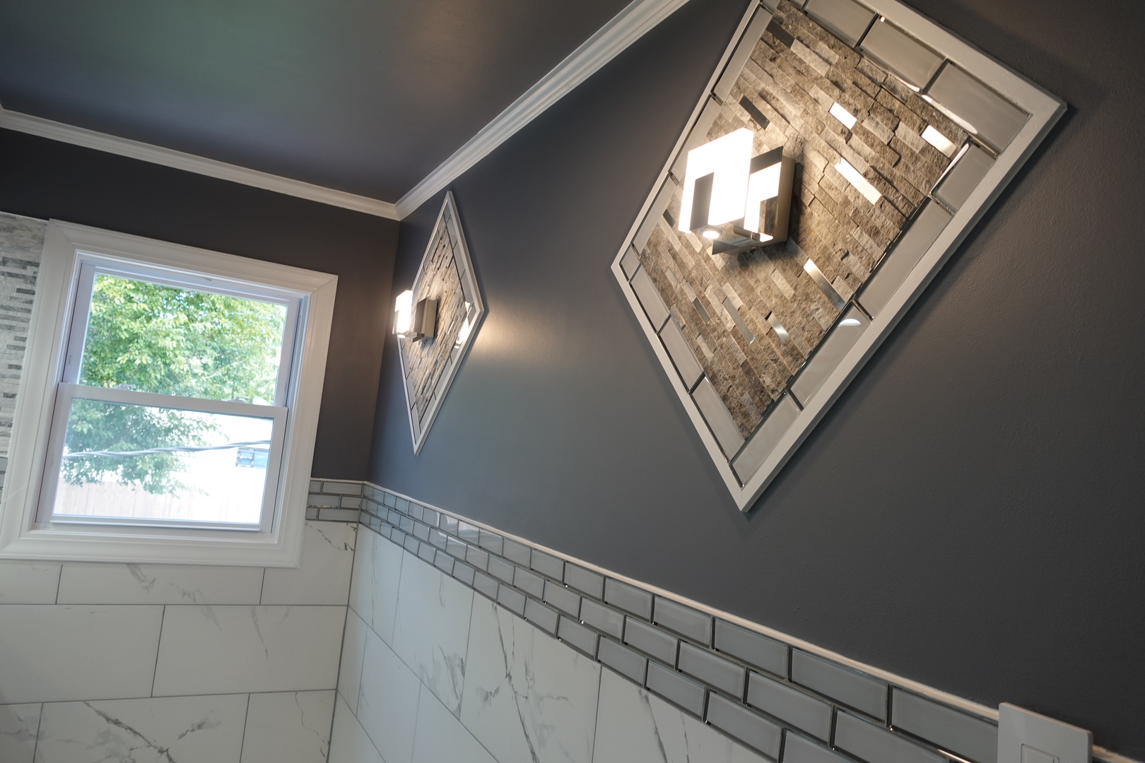 585 Ranger Drive Chicago Heights, IL 60411 - Photo 20 of 48 a view of an entryway