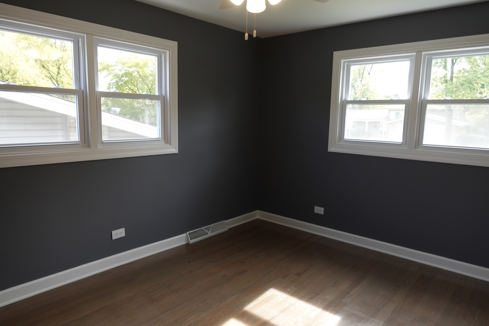585 Ranger Drive Chicago Heights, IL 60411 - Photo 24 of 48 a small space with a window