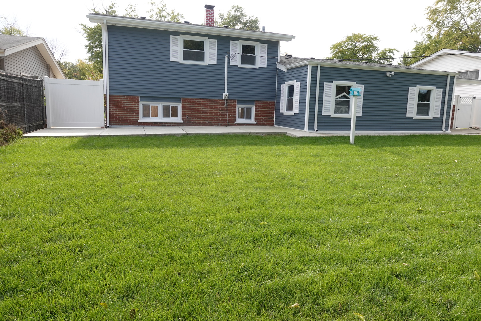 585 Ranger Drive Chicago Heights, IL 60411 - Photo 44 of 48 a house view with a garden space