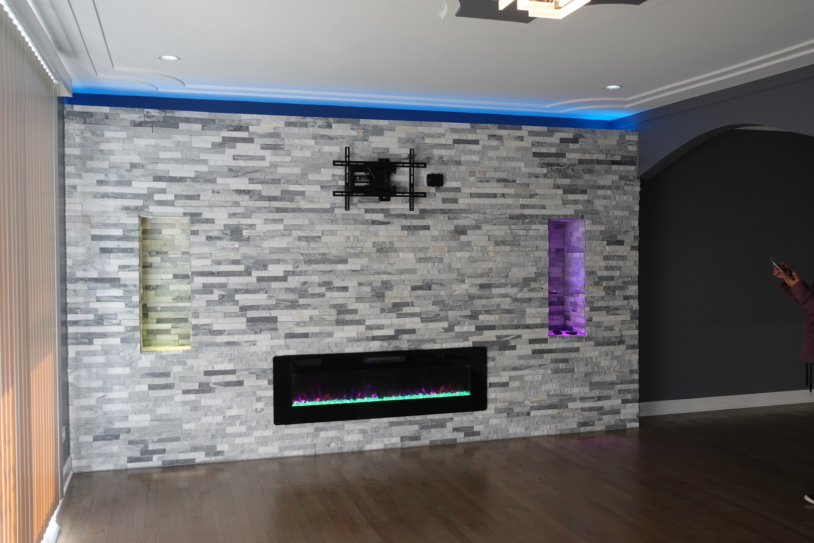 585 Ranger Drive Chicago Heights, IL 60411 - Photo 6 of 48 a close view of a fireplace in room