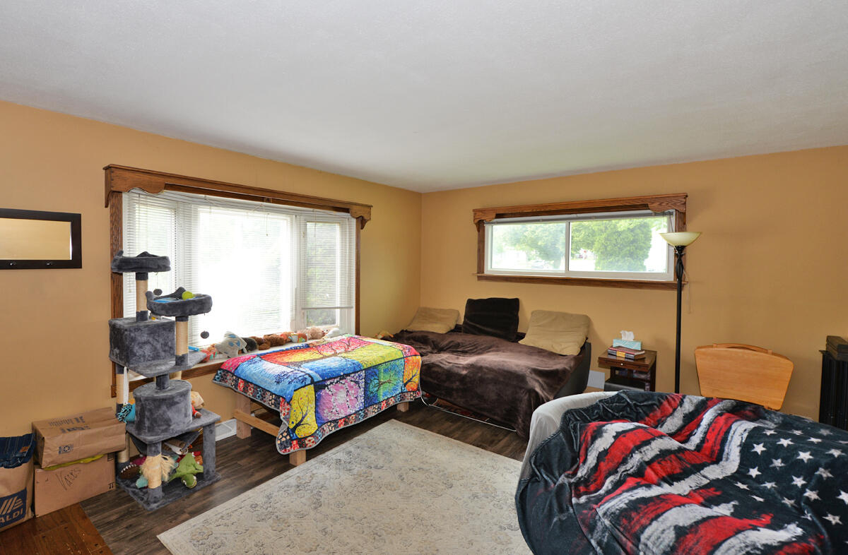 4320 Byrd Avenue Racine, WI 53405 - Photo 4 of 26 105