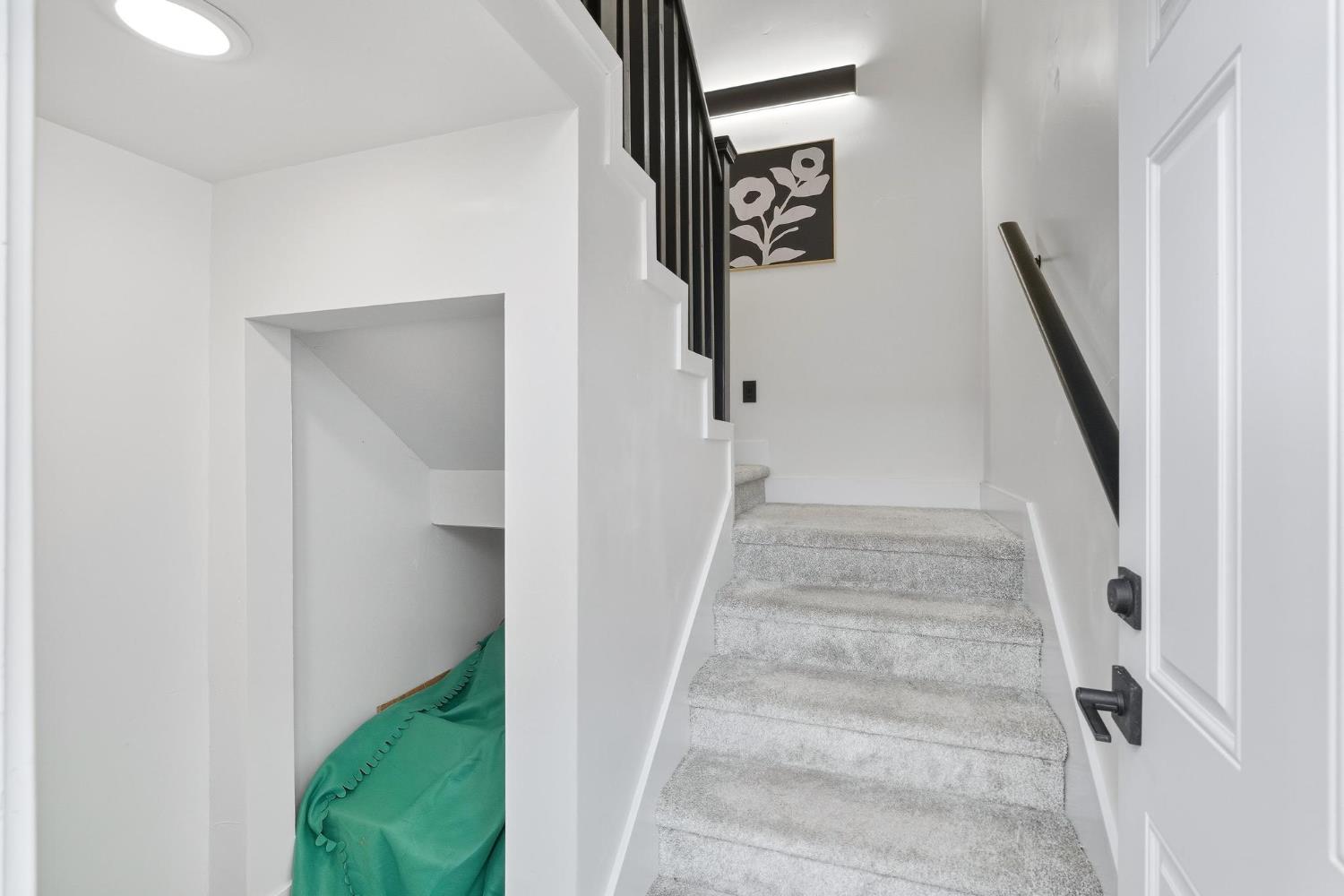 622 North Stockton Avenue Ripon, CA 95366 - Photo 24 of 34 a view of staircase with white walls