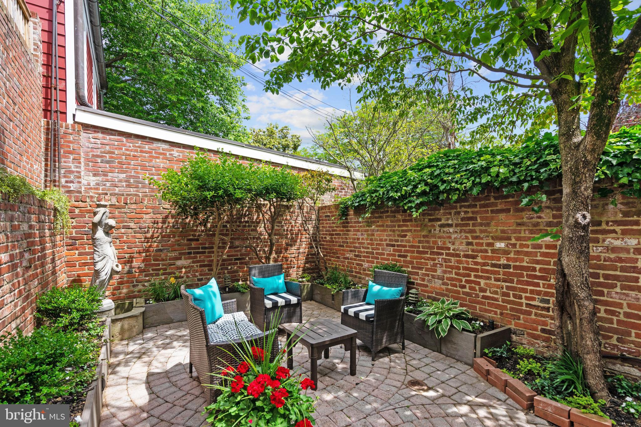 1555 33rd Street Northwest Washington, DC 20007 - Photo 19 of 20