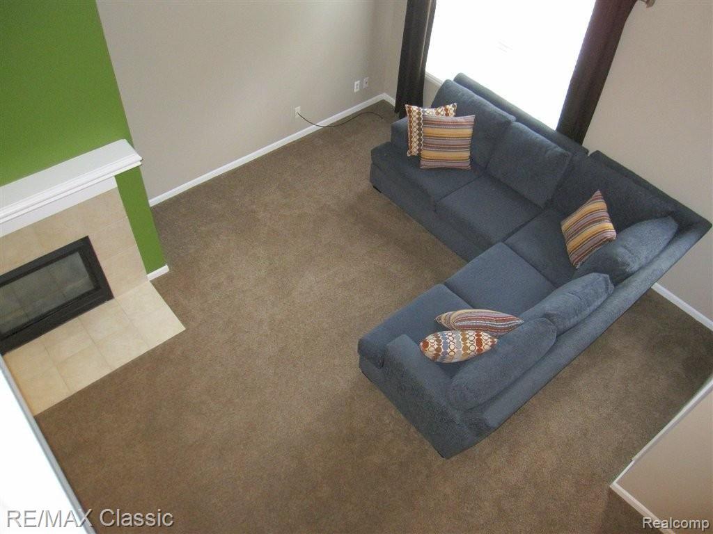 16874 Farmington Road Livonia, MI 48154 - Photo 5 of 16 GREAT ROOM VIEW #2